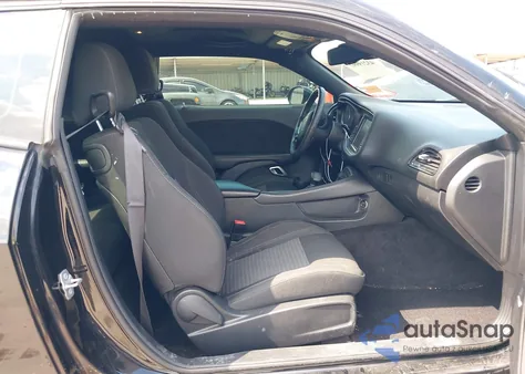 2016 Dodge Challenger Sxt из США, поврежденный, VIN 2C3CDZAG1GH329771